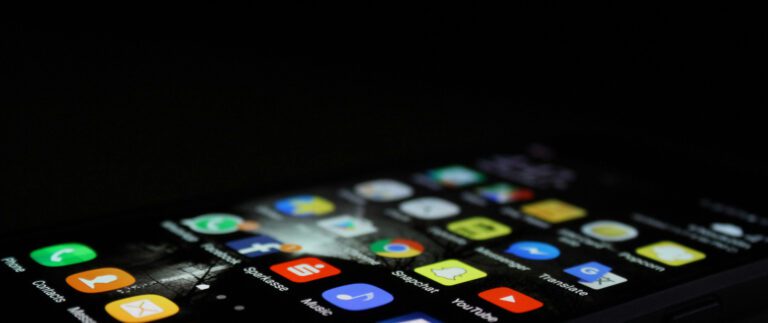 App spia e spyware: come funzionano e quando sono illegali