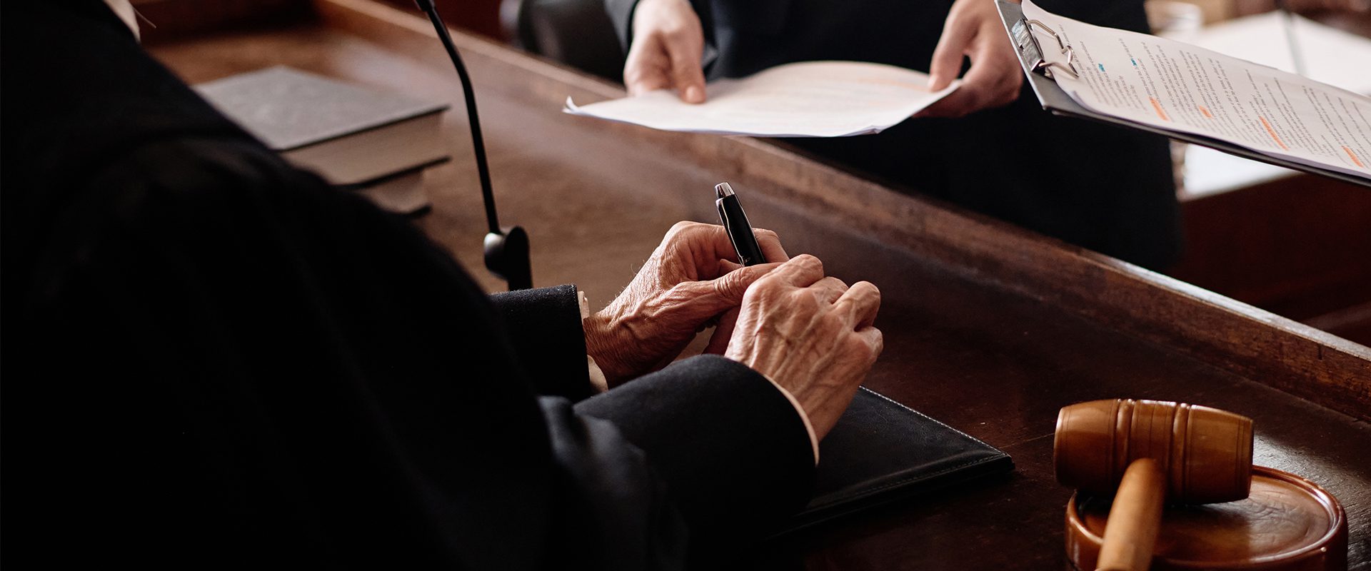 Tutelare l’azienda dalle false accuse: quando la testimonianza del dipendente lede il rapporto fiduciario